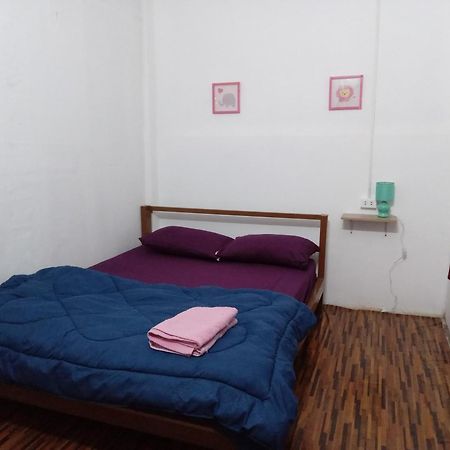 Bami Hostel Thakhek Exteriör bild